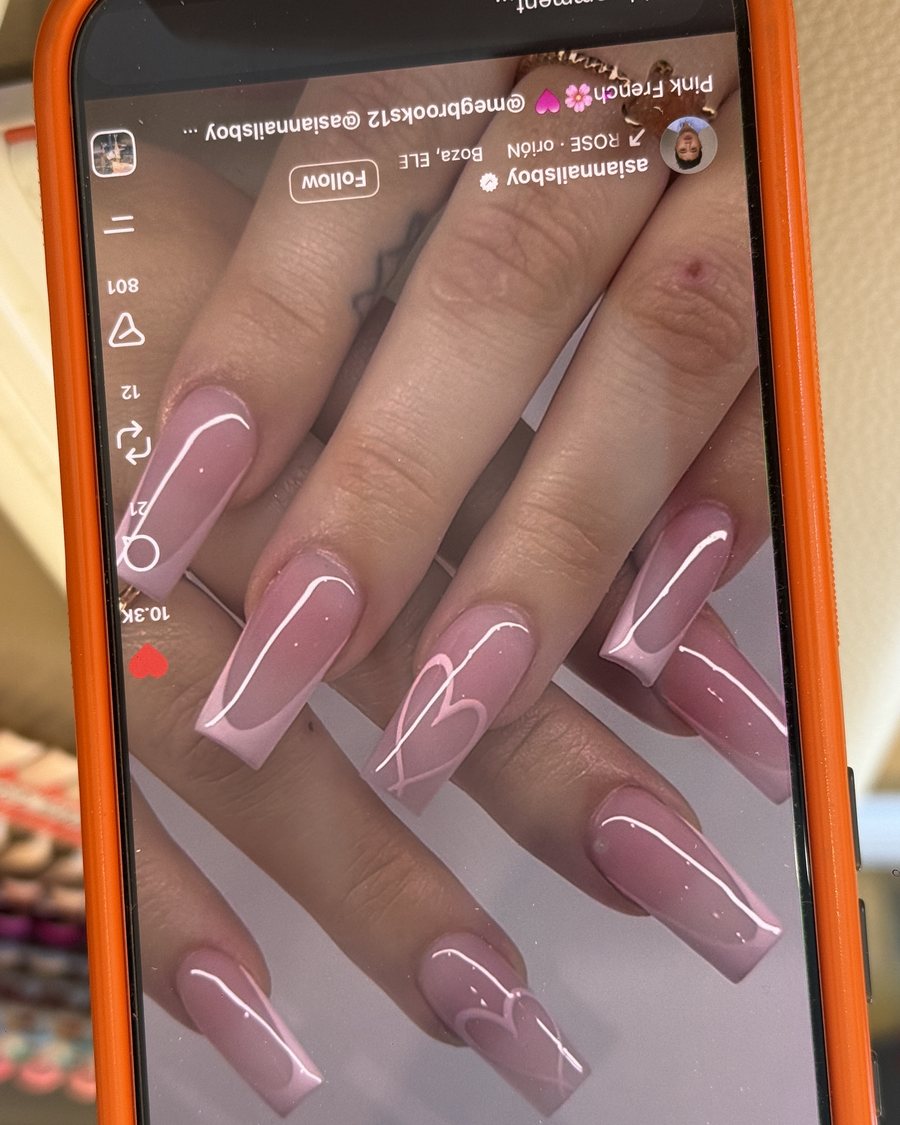 Her client's requested design, on the phone